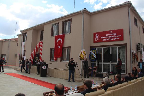 200-bin-euro-ile-sevgi-evleri-yaptiran-hayirsever-kadin-kurtarilamadi_8263_dhaphoto3.jpg