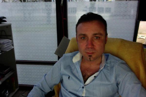 almanyada-anne-ve-oglu-bicaklanarak-olduruldu-_6312_dhaphoto2.jpg