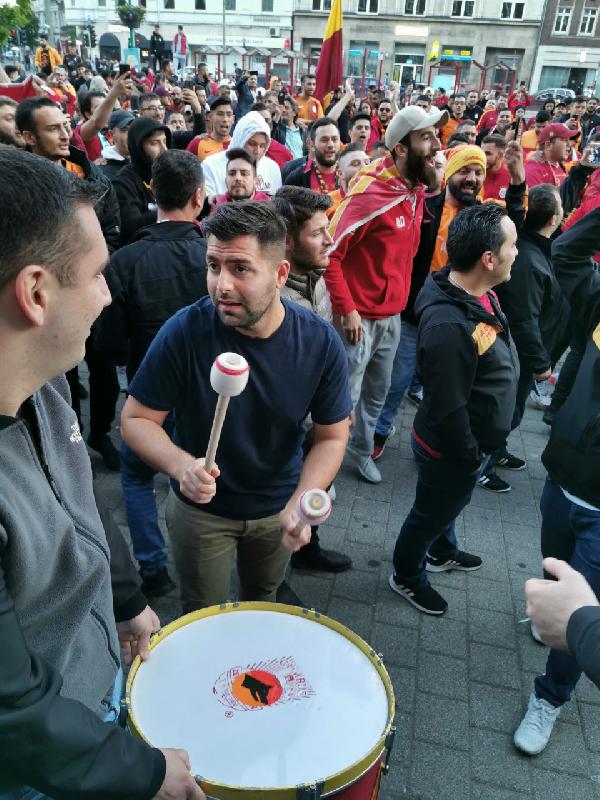 almanyada-galatasarayli-taraftarlar-sampiyonlugu-kutladi_4377_dhaphoto3.jpg