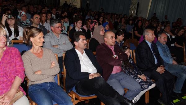 anadolu-folkloru-almanyada-begeni-topladi_6340_dhaphoto3.jpg