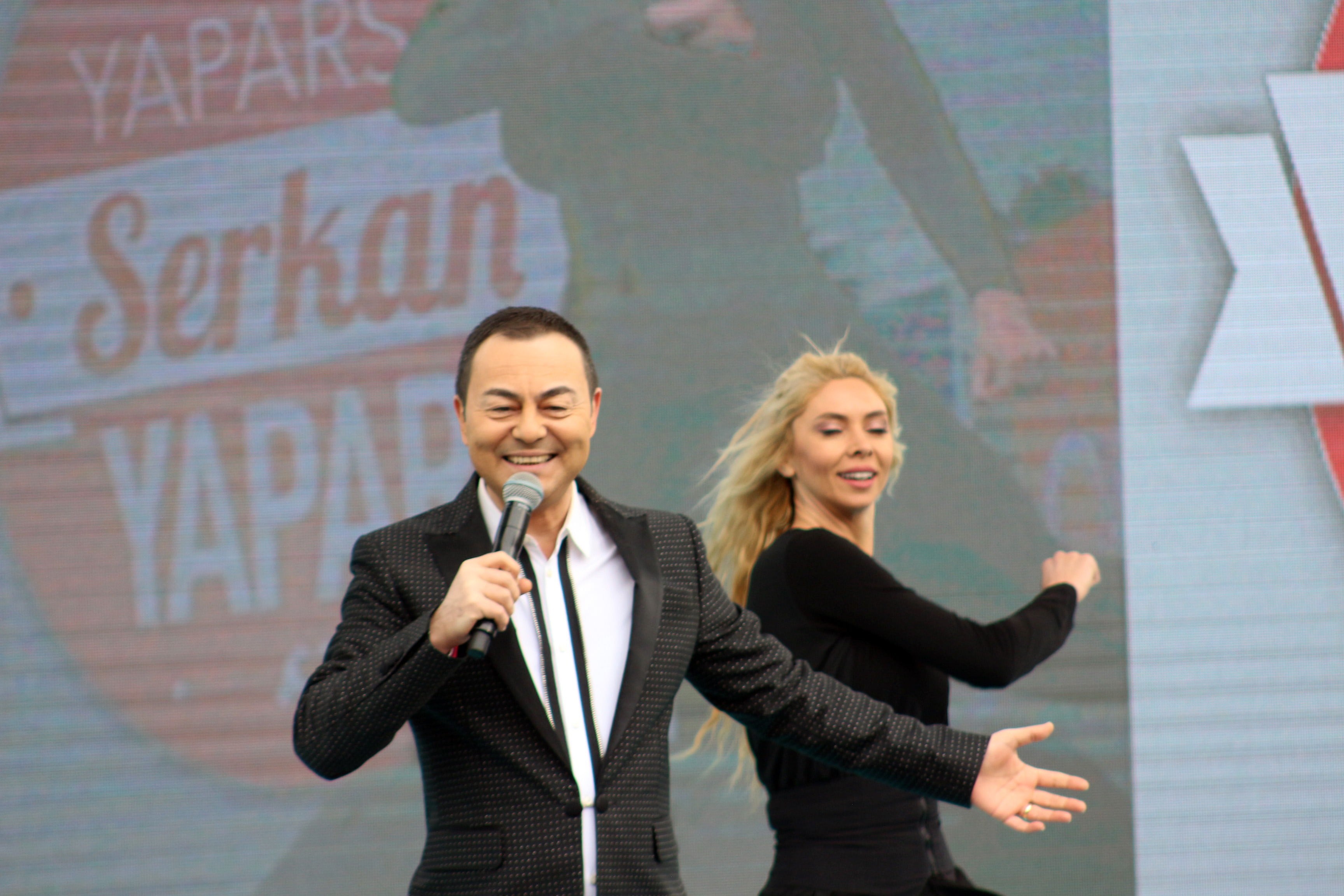 aw663066_03.jpg