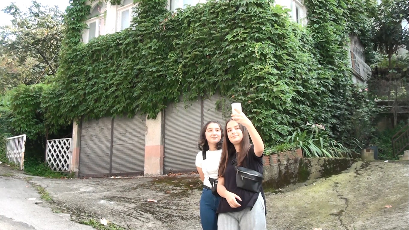 Gurbetçinin evi ilgi odağı oldu