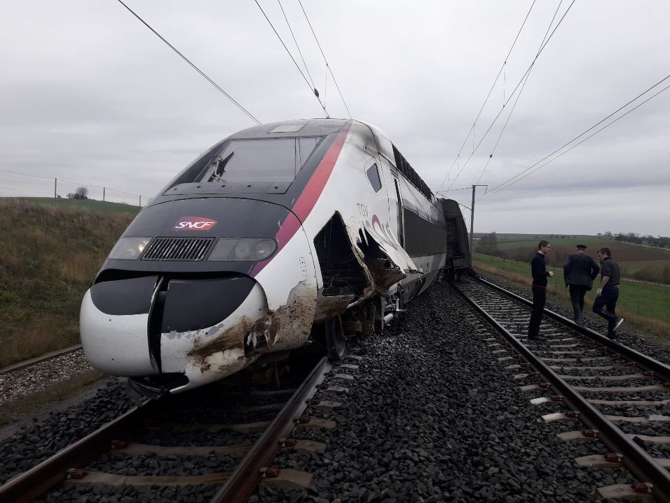 aw954696_03.jpg