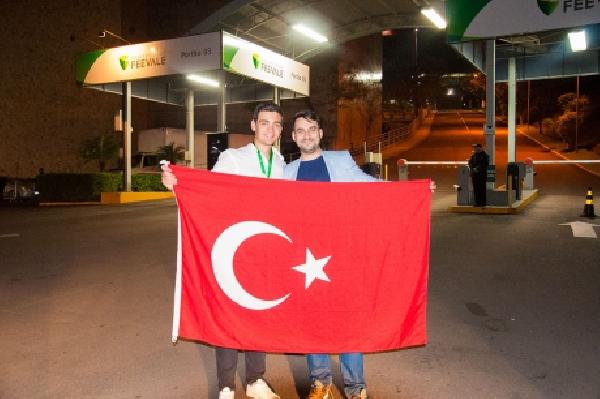 bilim-ve-teknoloji-yarismasinda-turk-ogrenci-dunya-birincisi-oldu_4088_dhaphoto3.jpg