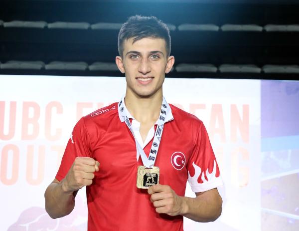 boksta-tek-altin-madalya-tugrulhan-erdemirden_2895_dhaphoto1.jpg