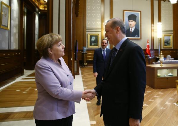 cumhurbaskani-erdogan-almanya-basbakani-merkeli-kabul-etti-_9458_dhaphoto1.jpg