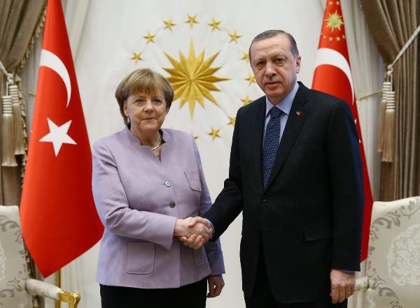 cumhurbaskani-erdogan-almanya-basbakani-merkeli-kabul-etti-_9458_dhaphoto3.jpg