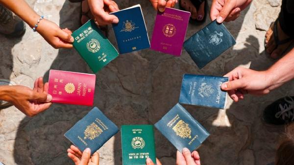 dunyanin-en-degerli-pasaportlari-siralamasinda-turkiye-49uncu_2747_dhaphoto1.jpg