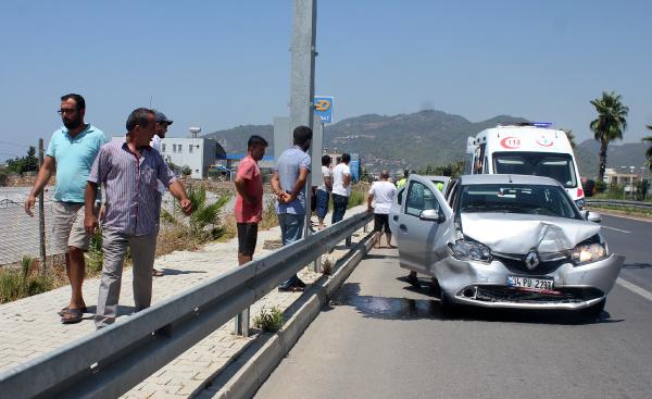 gazipasada-otomobiller-carpisti-5-yarali_6160_dhaphoto1.jpg