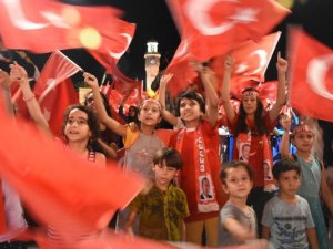 gurbetciler-demokrasi-nobetinde_4775_dhaphoto5.jpg