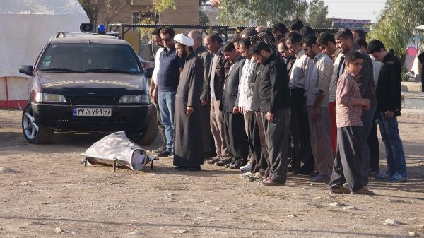 iran-depreminde-olu-sayisi-artiyor_6696_dhaphoto4.jpg
