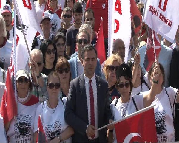 kadikoyde-ataturksuz-egitime-hayir-mitingi-_2313_dhaphoto3.jpg