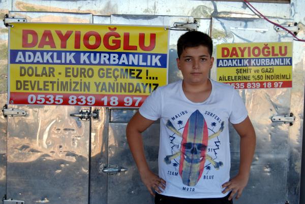kayserili-besiciden-dolar-euro-gecmez-pankarti_9126_dhaphoto2.jpg