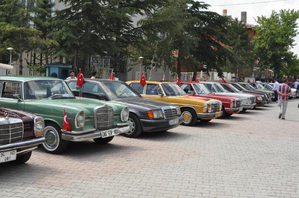 klasik-mercedes-sahipleri-handa-bulustu_4501_dhaphoto3.jpg