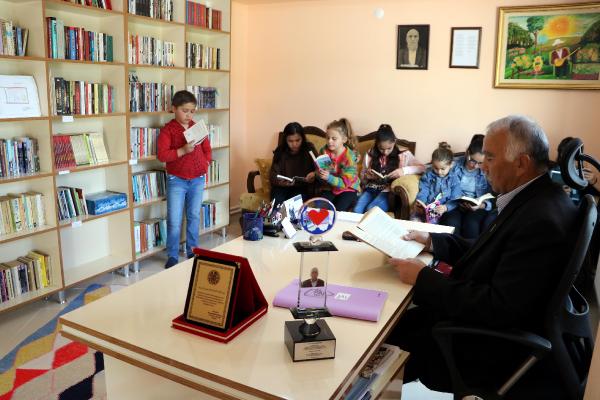 koyune-kutuphane-kurdu-iyi-kalpli-ol-odulunu-aldi_9613_dhaphoto9.jpg