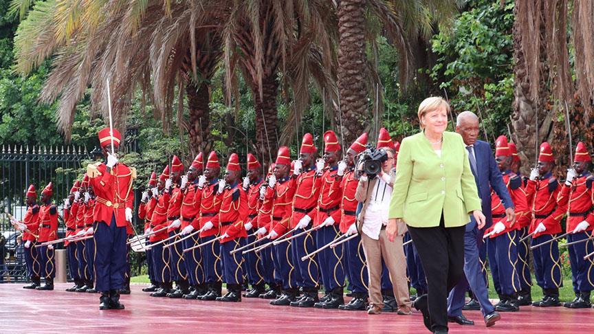 merkel-001.jpg