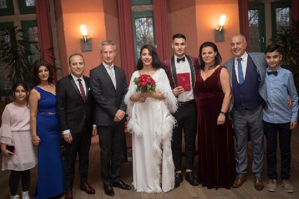 milli-futbolcu-kaan-ayhanin-mutlu-gunu_8856_dhaphoto1.jpg
