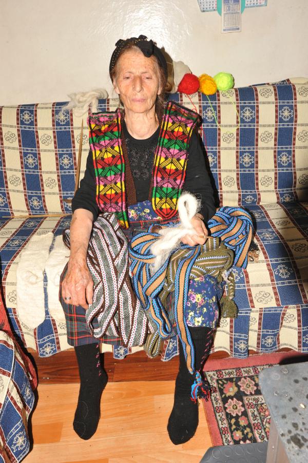 nadiye-ninenin-el-dokumalari-yurt-disinda-alici-buluyor_3024_dhaphoto3.jpg