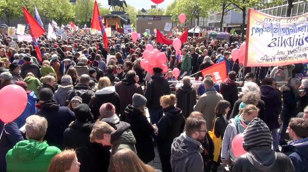 sag-populist-afd-kolnde-protesto-edildi_1611_dhaphoto2.jpg