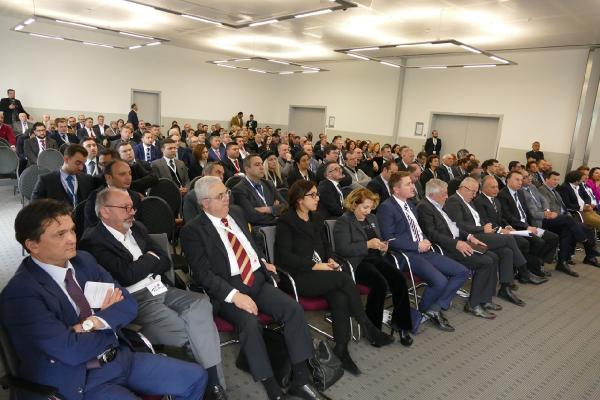 turk-turizmi-icin-almanyada-bulustular_1327_dhaphoto3.jpg