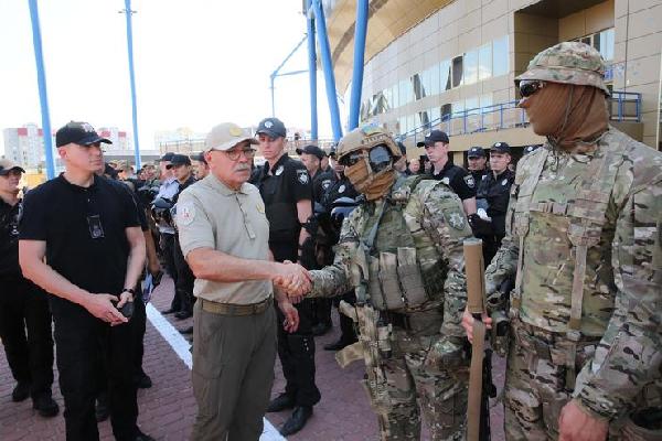 ukrayna-polisinden-turkiye-maci-oncesi-tatbikat_6920_dhaphoto1.jpg